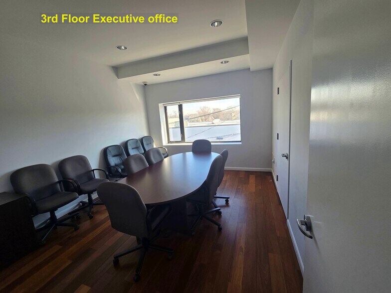 More Photos Of 7115 Northern Blvd, Jackson Heights Office For Sale