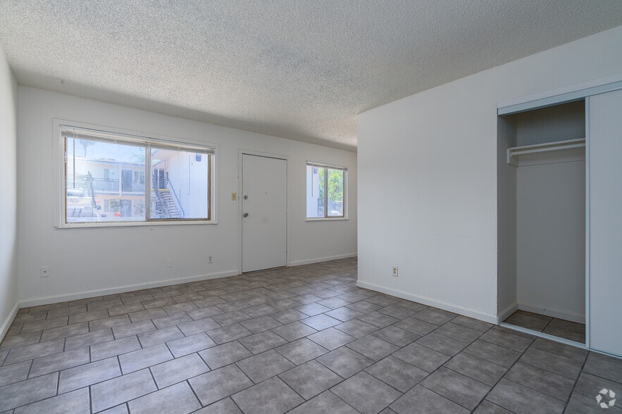 More Photos Of 695 Plaza Ave, Sacramento Apartments For Sale
