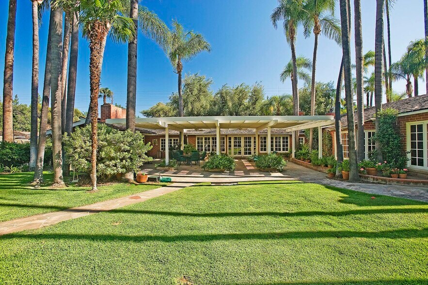 More Photos Of 17545 Parthenia St, Sherwood Forest Rehabilitation Center For Sale