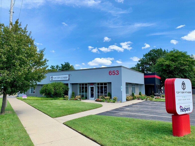 More Photos Of 653 Michigan Ave, Holland Freestanding For Lease