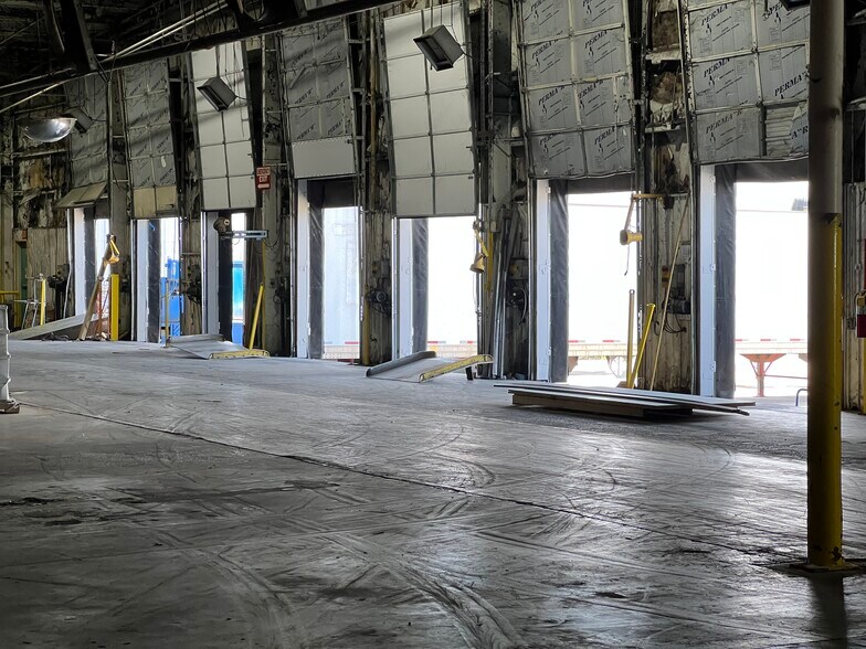 More Photos Of 704 12th Ave, Smyrna Industrial For Sale