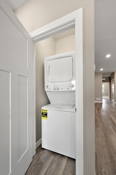 More Photos Of 1251 E Woodward Heights Blvd, Hazel Park Apartments For Sale
