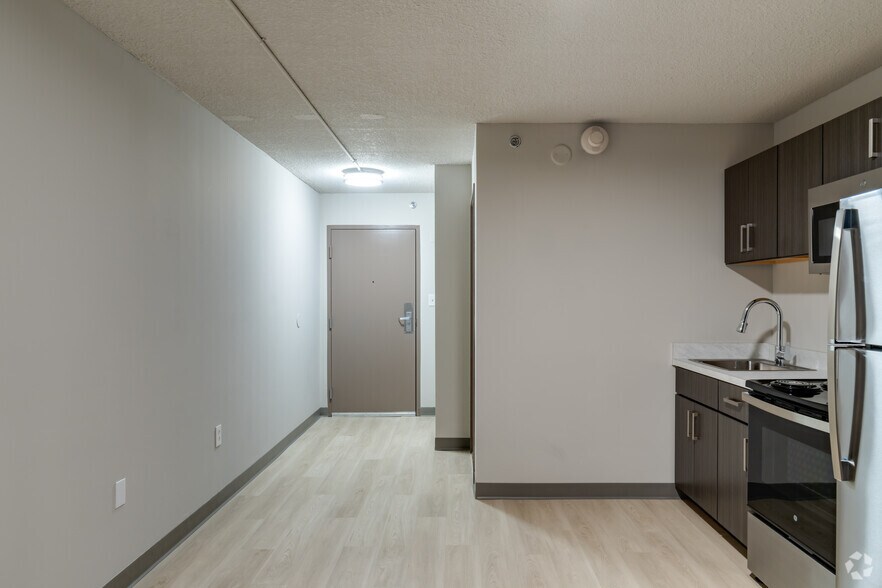 More Photos Of 34911 Van Dyke Ave, Sterling Heights Apartments For Lease