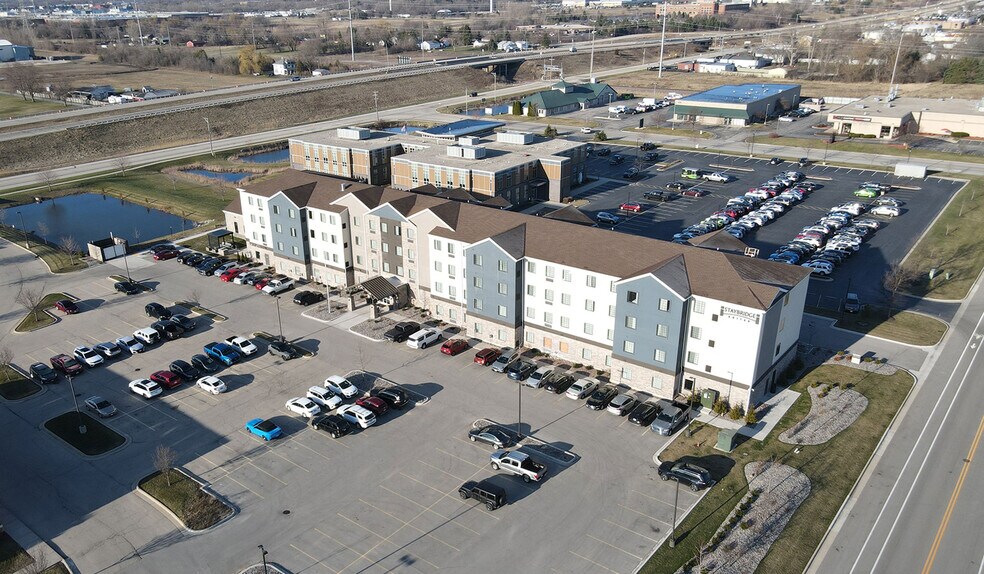 Primary Photo Of 7418 Washington Ave, Mount Pleasant Hotel For Sale