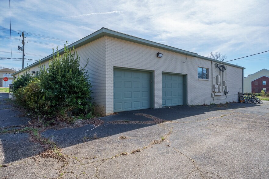 More Photos Of 16601 Old Statesville Rd, Huntersville Storefront Retail Office For Sale