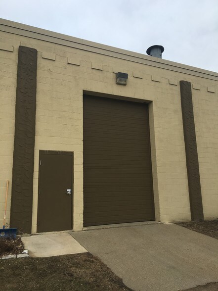 More Photos Of 1415 Mendota Heights Rd, Mendota Heights Manufacturing For Lease