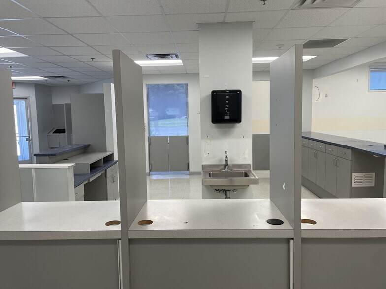 More Photos Of 812 Buffalo St, Johnson City Office For Lease