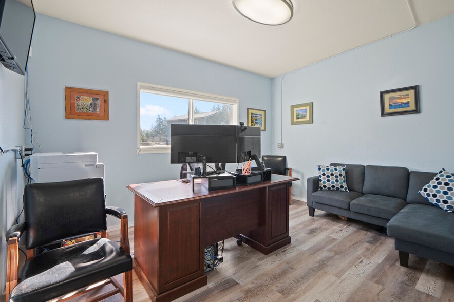 More Photos Of 2810 E Spencer Lake Rd, Shelton General Retail For Sale