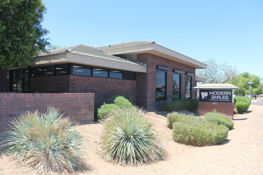 Primary Photo Of 2933 W Cactus Rd, Phoenix Medical For Sale