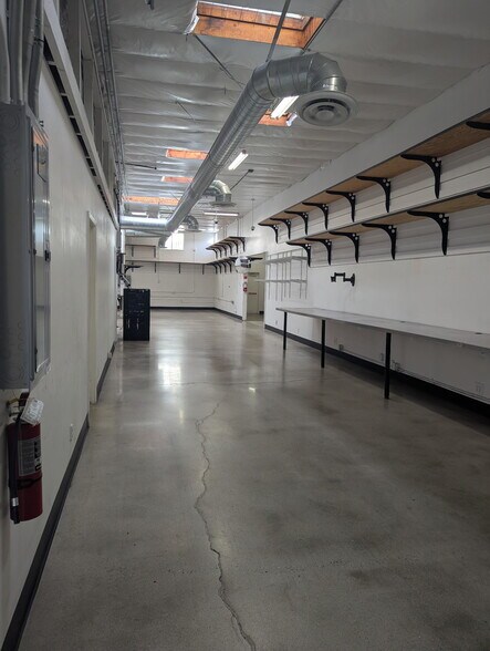 More Photos Of 530 Cypress Ave, Hermosa Beach Warehouse For Lease