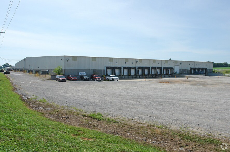 More Photos Of 1136 Dunlop Ln, Clarksville Warehouse For Lease