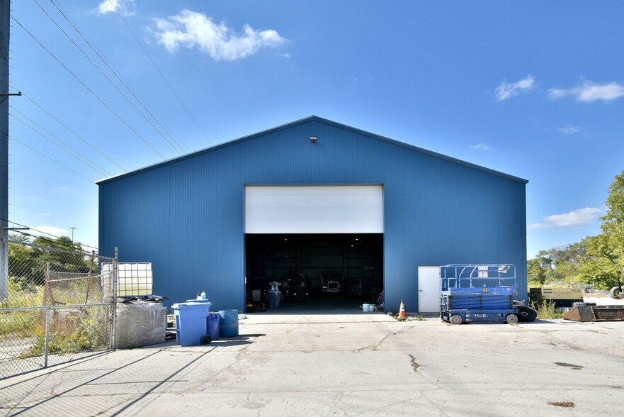 More Photos Of 5700 41st, Forest View Sports And Entertainment For Sale