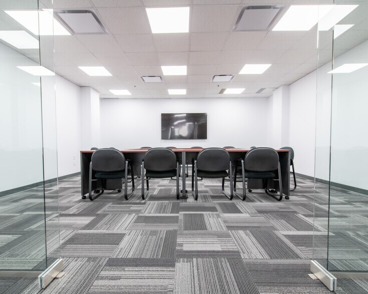 More Photos Of 215 Rue Saint-Jacques, Montréal Office For Lease