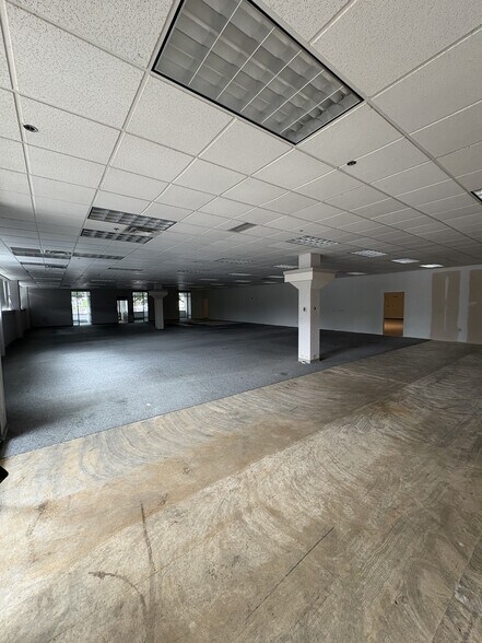 More Photos Of 5300 Kings Island Dr, Mason Office For Sale