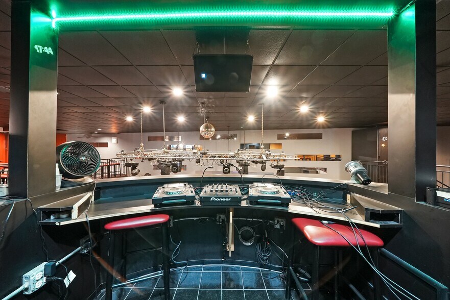 More Photos Of 5772 S Archer Ave, Chicago General Retail For Sale