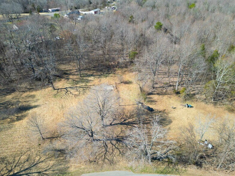 More Photos Of 2815 TN-49 Hwy, Charlotte Auto Repair For Sale