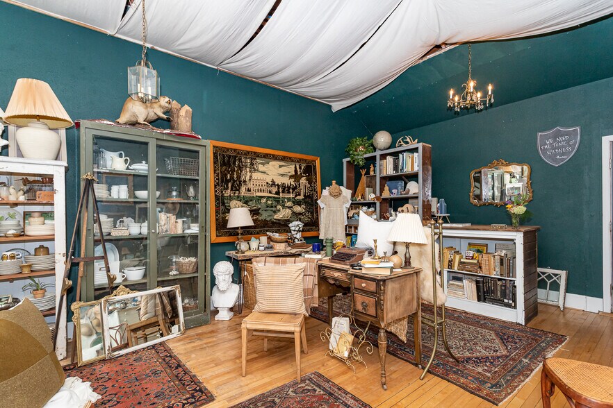 More Photos Of 611 Main St, Jewell Storefront Retail Residential For Sale