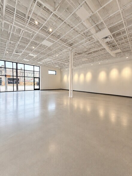 More Photos Of 120 E Rogers Blvd, Skiatook Storefront Retail Residential For Lease