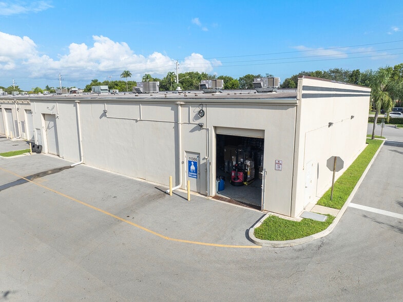 More Photos Of 11300-11354 Wiles Rd, Coral Springs General Retail For Lease