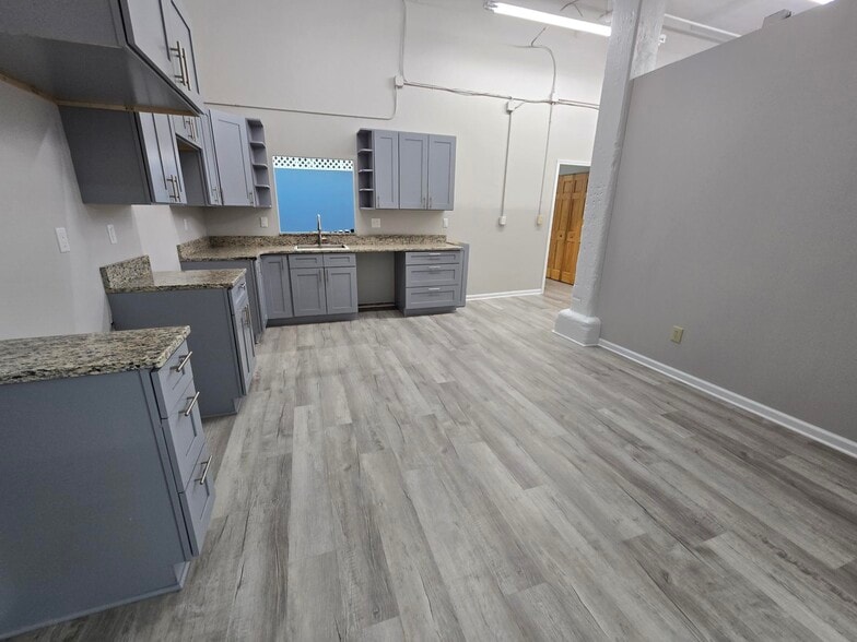 More Photos Of 1667 E 40th St, Cleveland Loft Creative Space For Sale