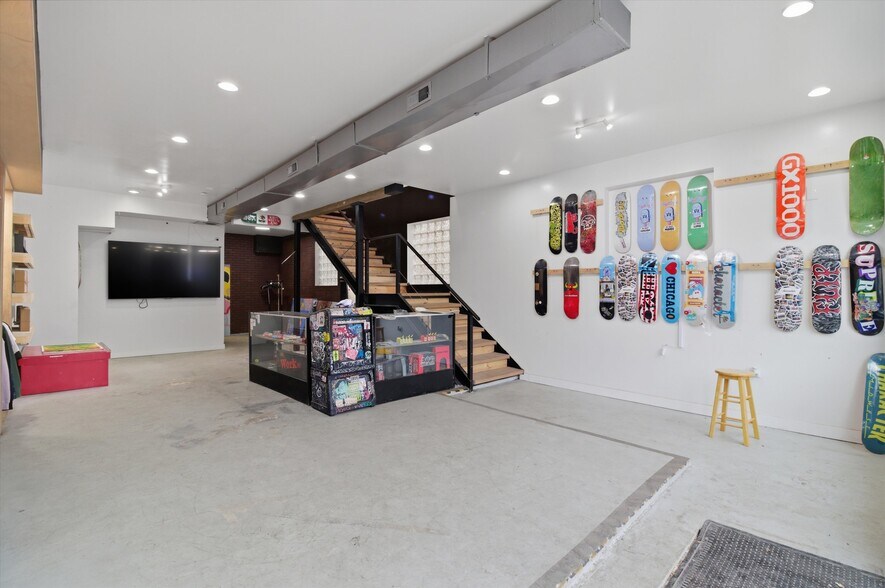 More Photos Of 2620 S Central Park Ave, Chicago General Retail For Sale