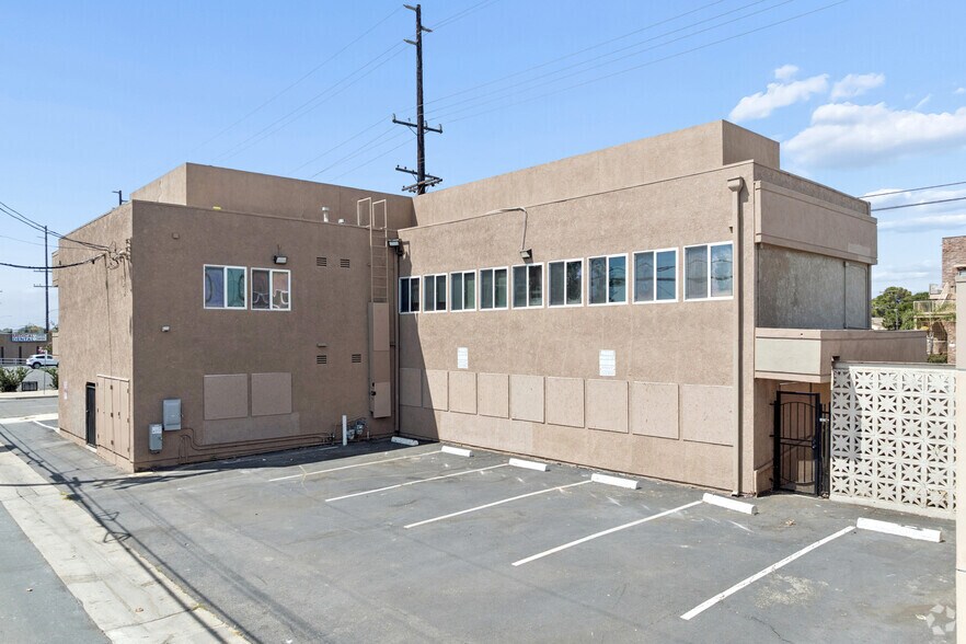 More Photos Of 13822 Beach Blvd, Westminster Office For Sale