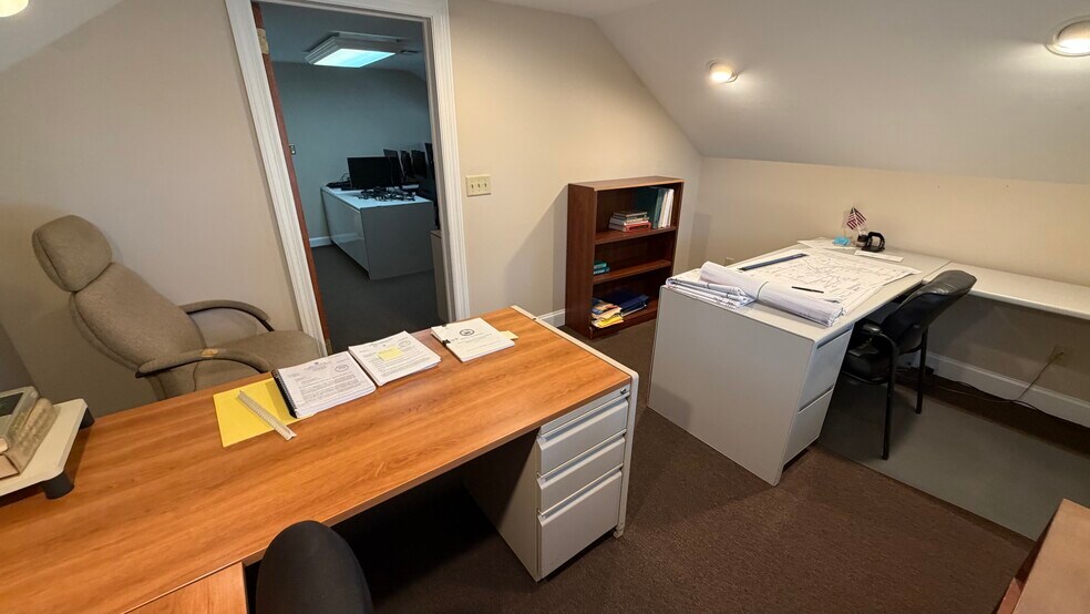 More Photos Of 205 State Route 31 N, Washington Office Residential For Sale