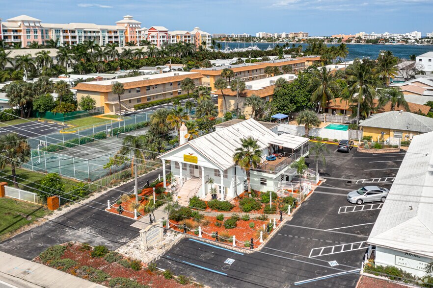 More Photos Of 704 N Dixie Hwy, Lantana Hotel For Sale