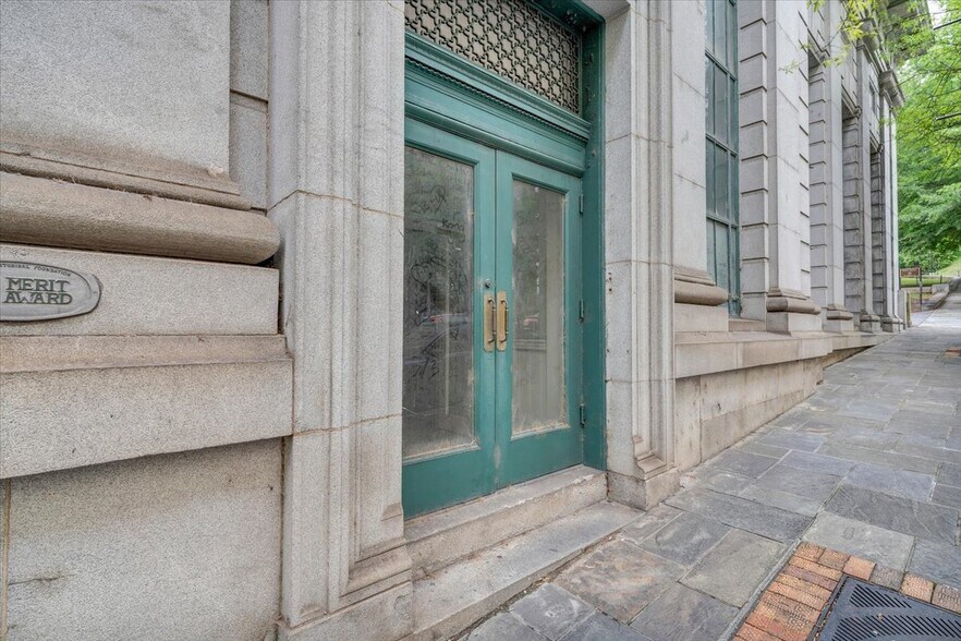 More Photos Of 901 Main St, Lynchburg Office Residential For Sale