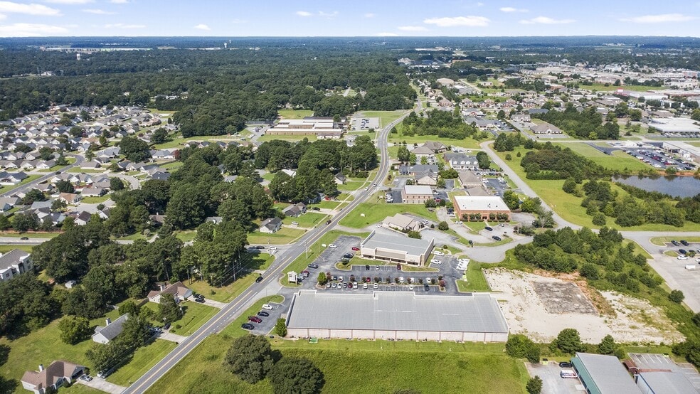 More Photos Of 225 Smithville Church Rd, Warner Robins Storefront For Sale