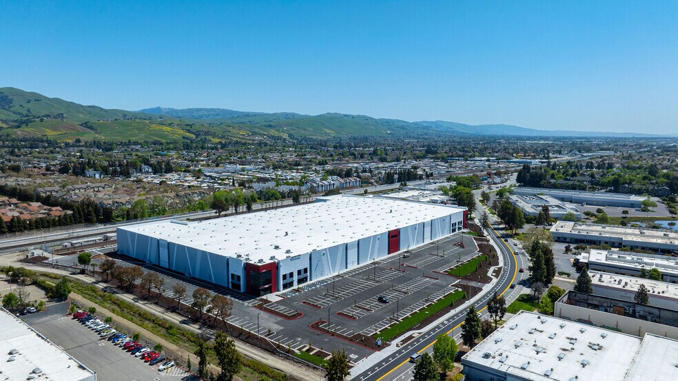 More Photos Of 49000 Milmont Dr, Fremont Manufacturing For Lease