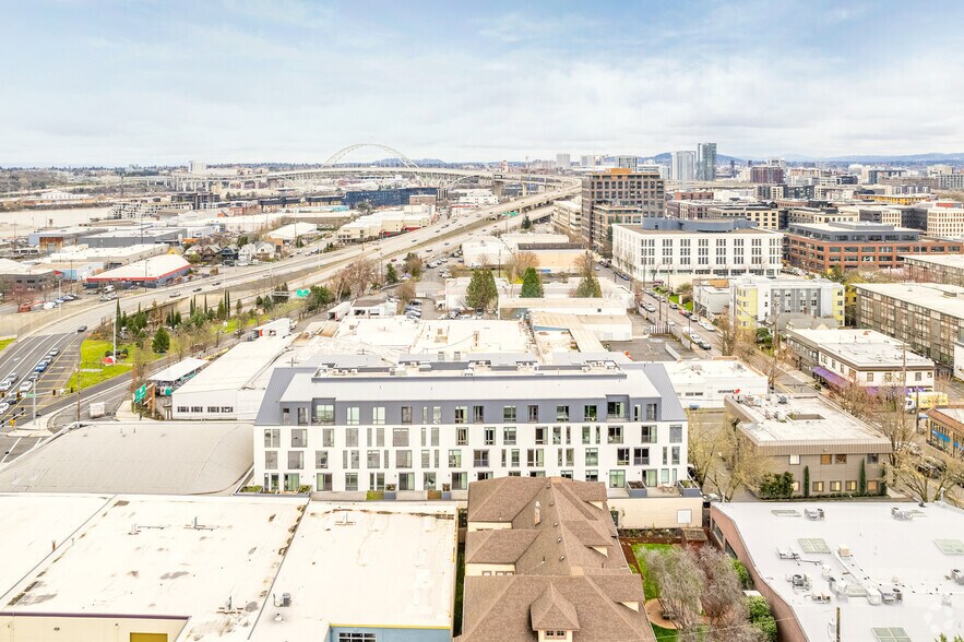 More Photos Of 1905 NW 23rd Ave, Portland Apartments For Lease