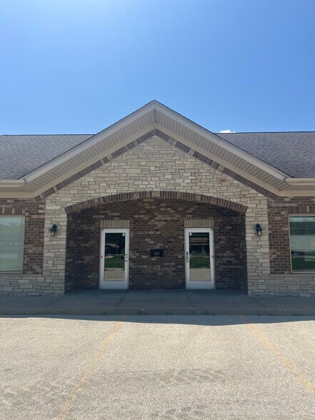 More Photos Of 161 Heritage Meadows Cir, Bourbonnais Office Residential For Lease