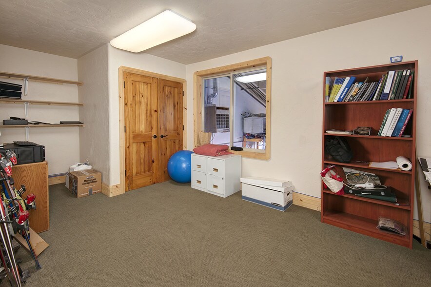 More Photos Of 365 Warren Ave, Silverthorne Showroom For Lease