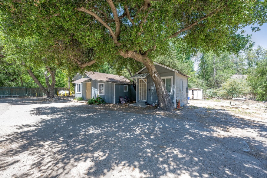 More Photos Of 12625 Sierra Hwy, Santa Clarita Restaurant For Sale