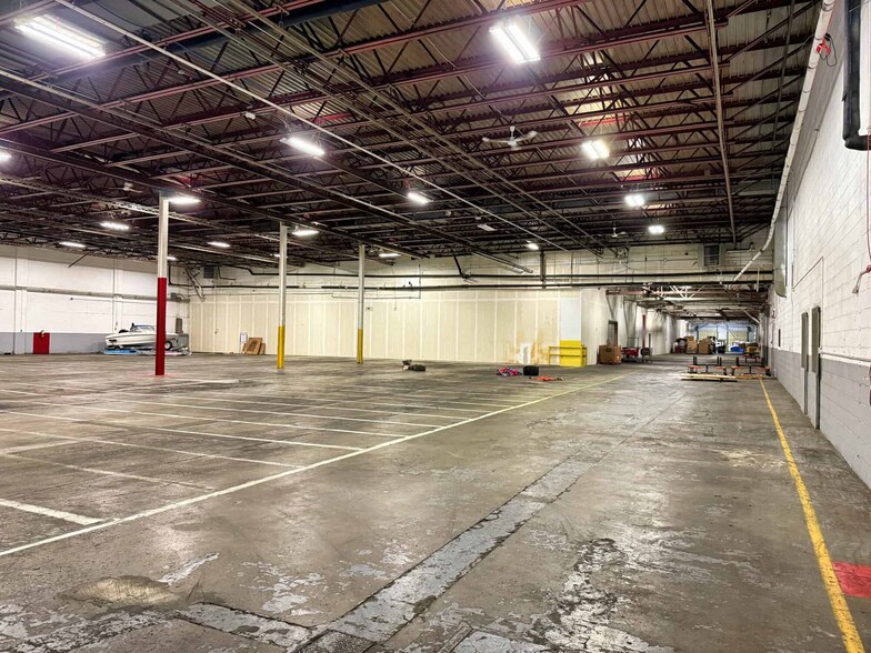 More Photos Of 185 Warren St, Glens Falls Distribution For Lease