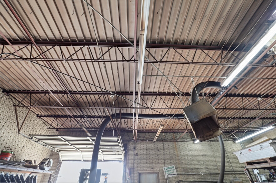 More Photos Of 3616-3618 Dividend Dr, Garland Manufacturing For Sale