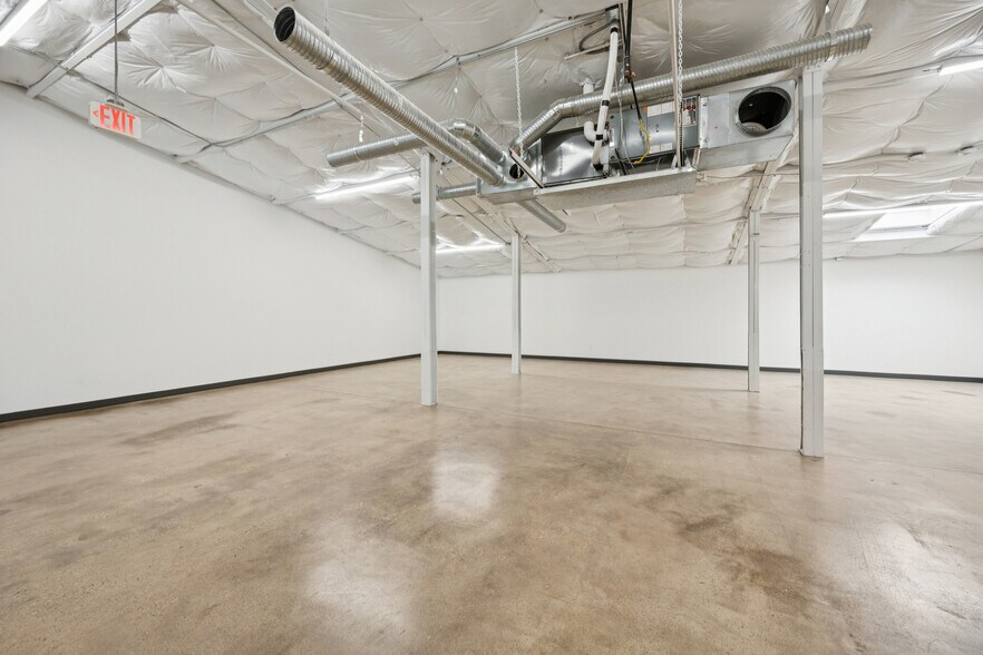 More Photos Of 4763 Vicksburg St, Dallas Distribution For Lease