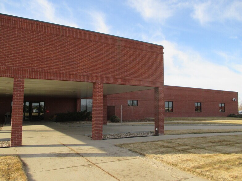 More Photos Of 1721 Burlington Dr, Bismarck Office For Lease