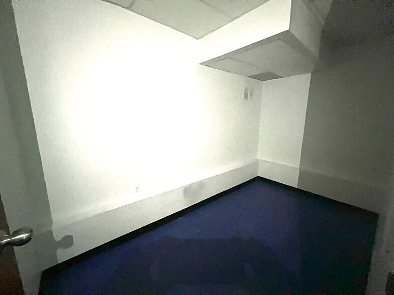 More Photos Of 206-212 Canal St, New York Office Residential For Sale