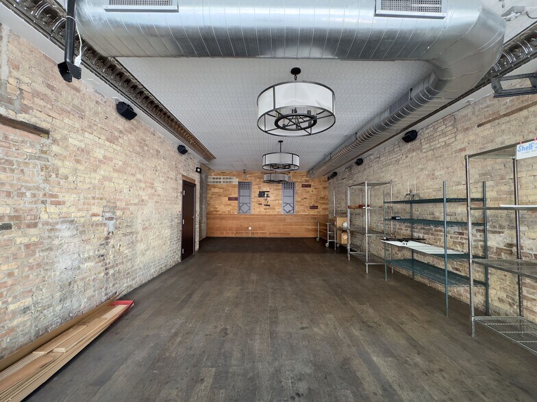 More Photos Of 3211-3215 N Sheffield Ave, Chicago Apartments For Lease
