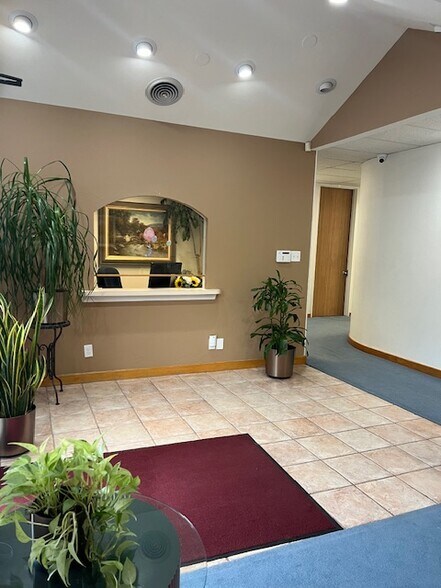 More Photos Of 9876 Plano Rd, Dallas Office For Sale