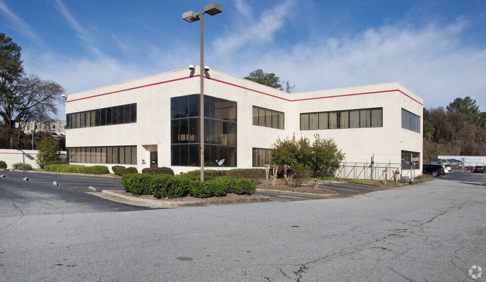 More Photos Of 495 Circle 85 St, College Park Warehouse For Lease