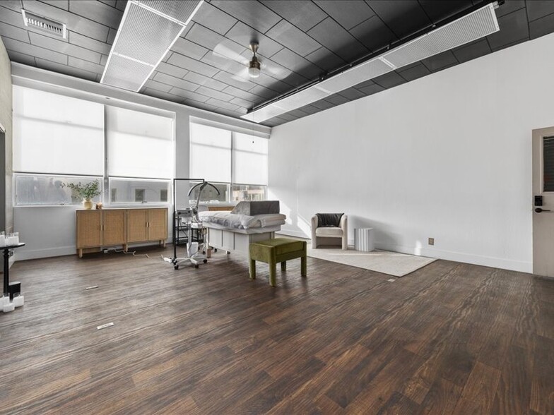 More Photos Of 1612 20th St, Bakersfield Loft Creative Space For Lease