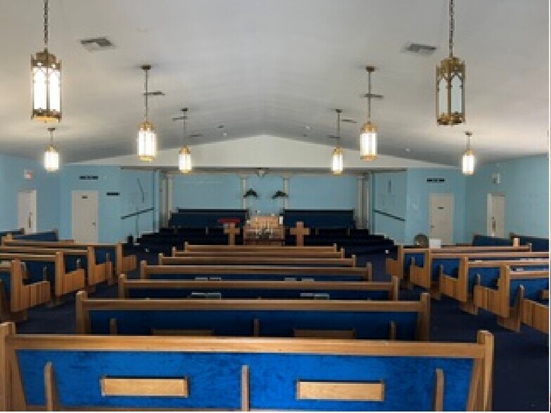 More Photos Of 860 Campello St, Altamonte Springs Religious Facility For Sale