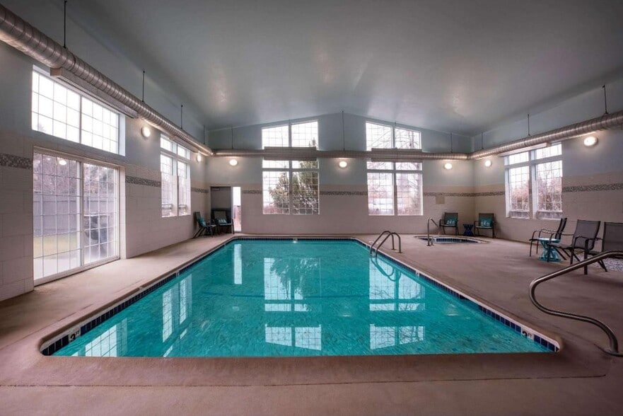 More Photos Of 61200 S Highway 97, Bend Hotel For Sale