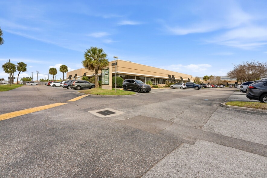 More Photos Of 5404 Hoover Blvd, Tampa Medical For Sale