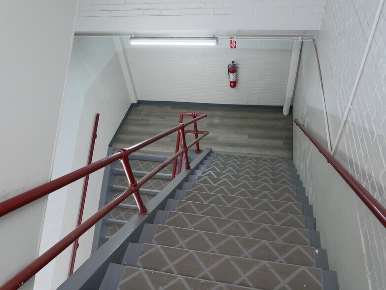 More Photos Of 105 Maple St, Rossville Light Distribution For Sale