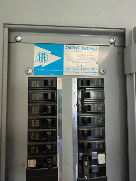 More Photos Of 913-915 Kalamalka Lake Rd, Vernon Office For Lease