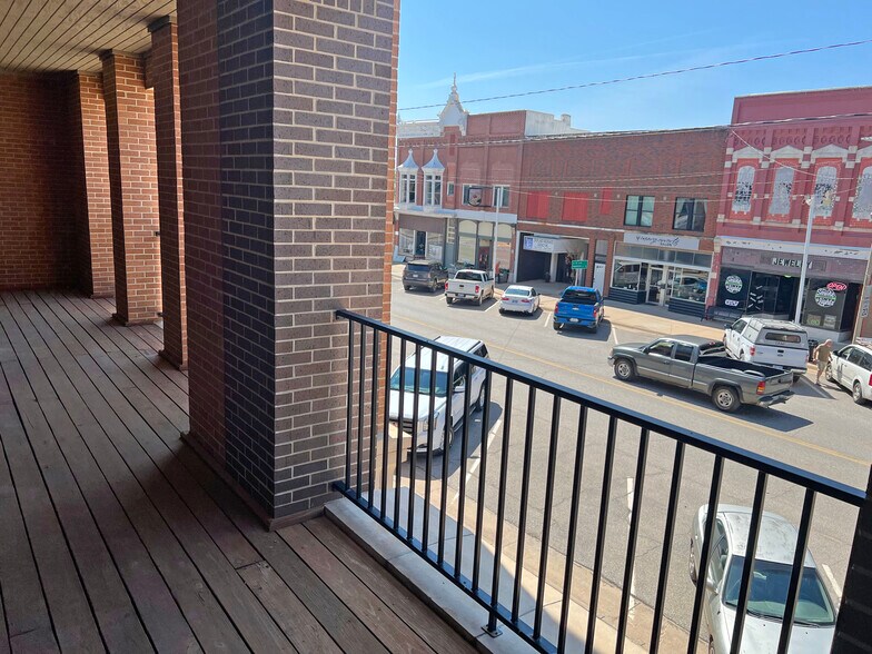 More Photos Of 119 W Main St, Anthony Loft Creative Space For Sale